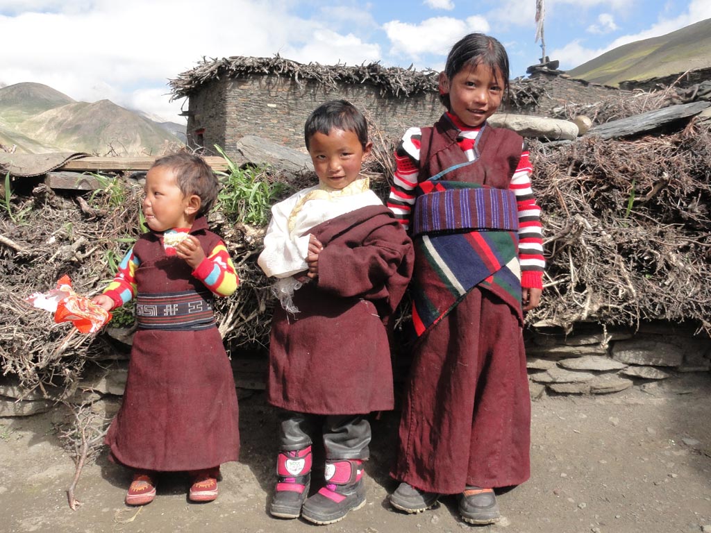 Enfants tibétains du Haut Dolpo au Népal