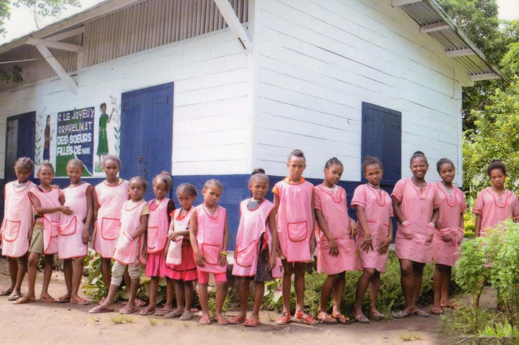 Orphelines de l'orphelinat FDM d'Amboangibé à Madagascar
