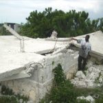 Maison démolie lors du séisme en Haïti