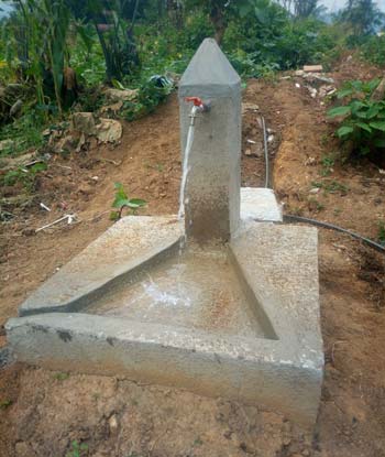 Une borne-fontaine à  Visiki au Nord Kivu, RD du Congo