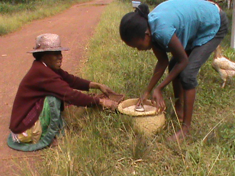 Distribution de riz aux familles vulnérables à Madagascar