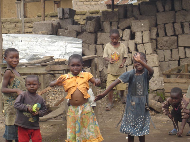 Enfants d'une famille vulnérable au Rwanda