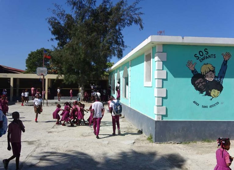 L'école Saint Alphonse à Cité Soleil en Haïti SOS Enfants