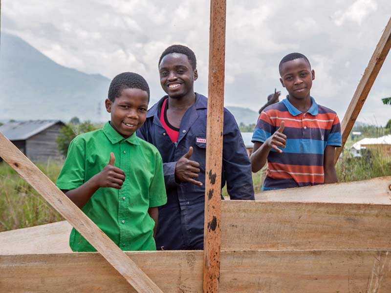 Reconstruction de l'école Muja détruite par l'éruption du Nyiragongo à Goma