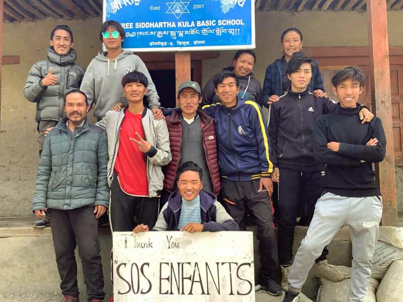 Les enseignants de l'école de Ting Kyu dans le Haut Dolpo au Népal