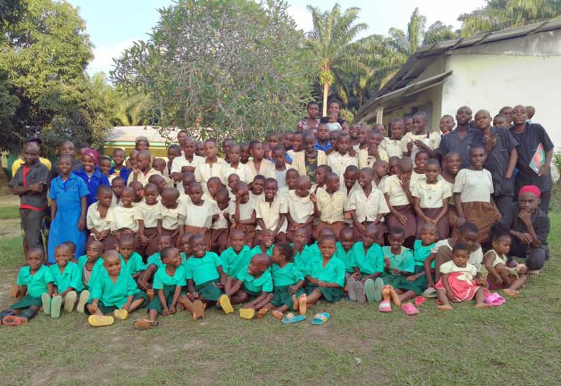 Les jeunes Pygmées Bagyeli de retour au Fondaf Bipindi pour une nouvelle année scolaire