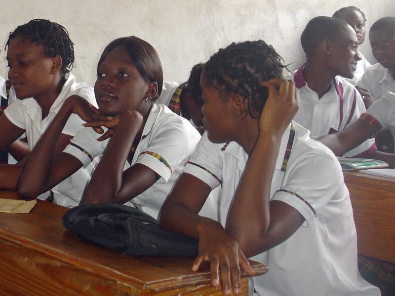 Collégiens de l'école Saint Alphonse de Cité Soleil en Haïti