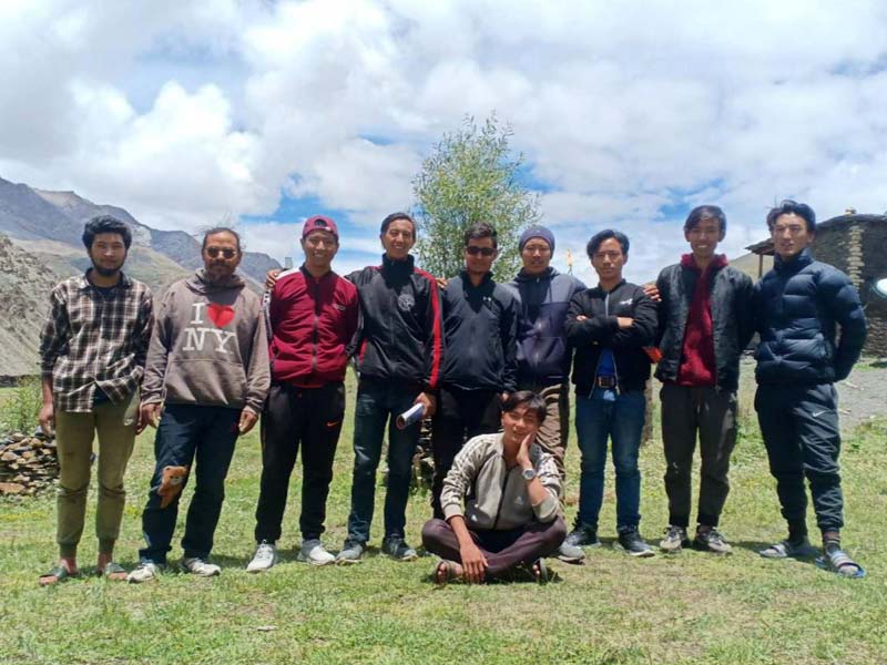 Les enseignants de l'école de Ting Kyu au Népal