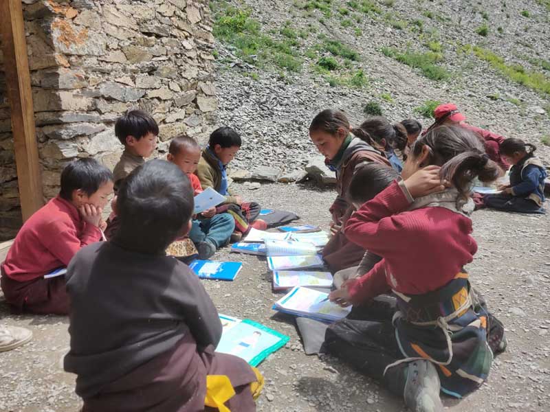Ecole préscolaire de Poldegaon dans le Haut Dolpo au Népal