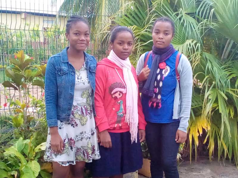 Lauréates du BEPC 2022 pour l'orphelinat de l'Ile Ste Marie à Madagascar