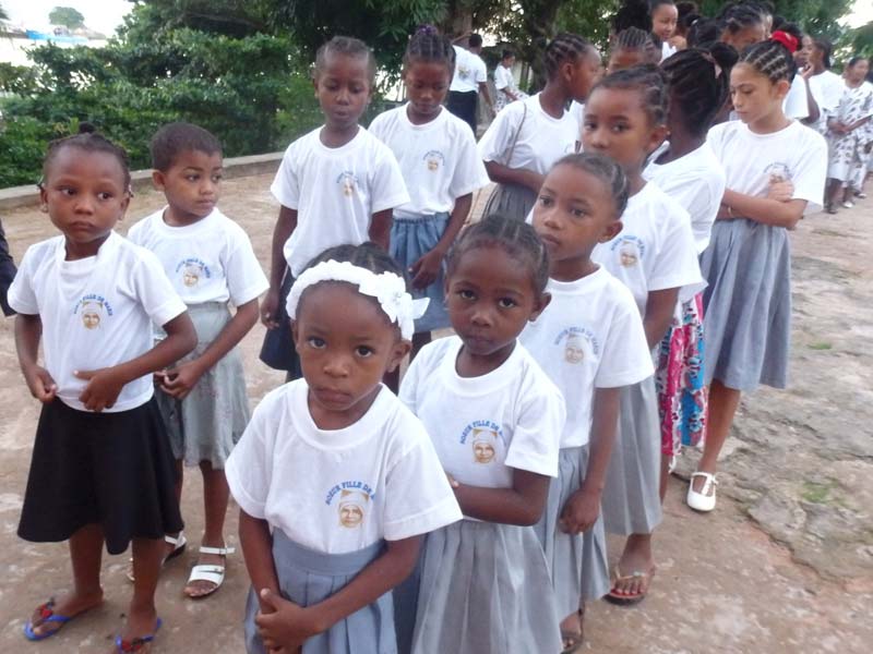 Orphelines de l'orphelinat de l'Ile Ste Marie à Madagascar