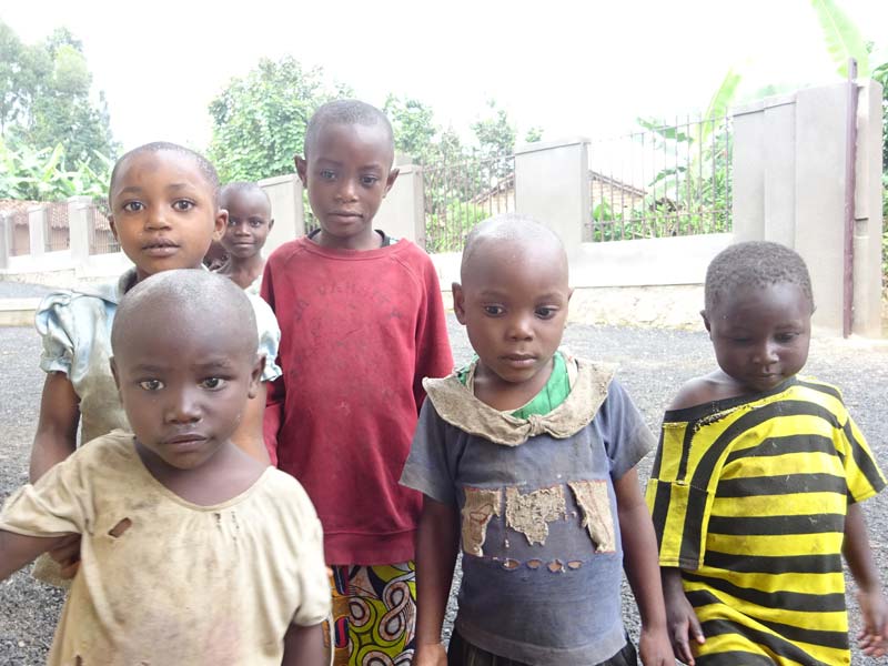 Orphelins accueillis au Point d'Ecoute de Gisenyi au Rwanda
