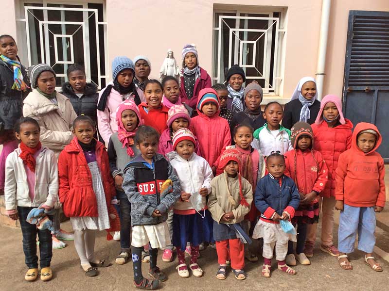 Enfants du Foyer Orphelinat Jean-Paul II à Madagascar