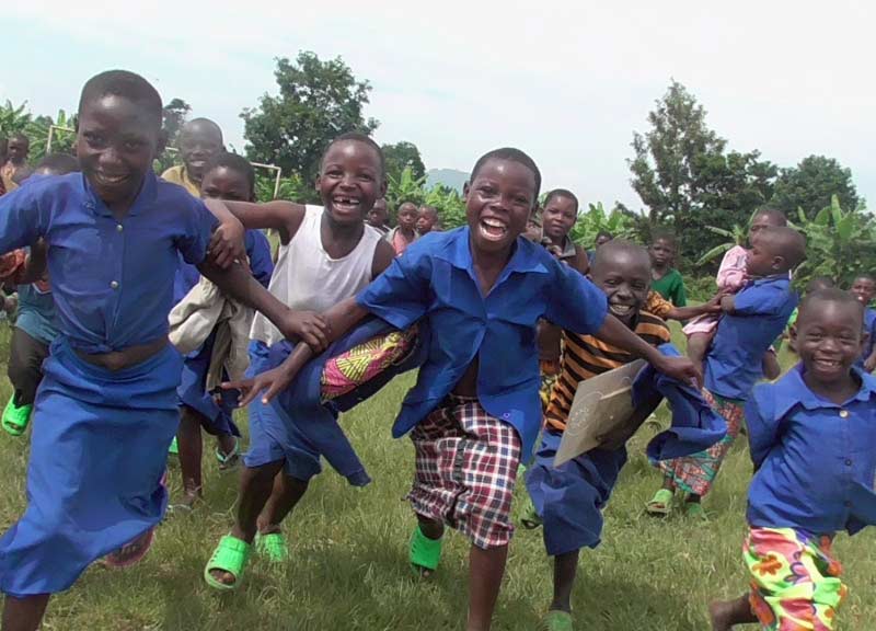 Colonie de vacances pour enfants vulnérables organisée au Rwanda par le Point d'Ecoute de Gisenyi