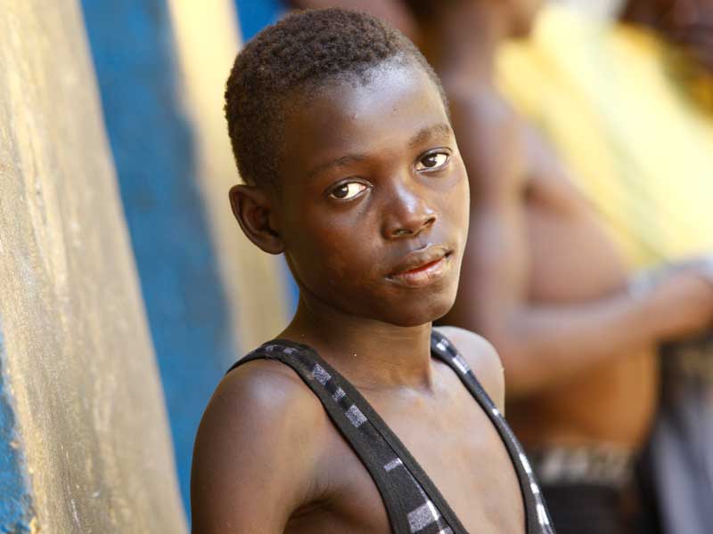 Antoine, enfant des rues de Kinshasa