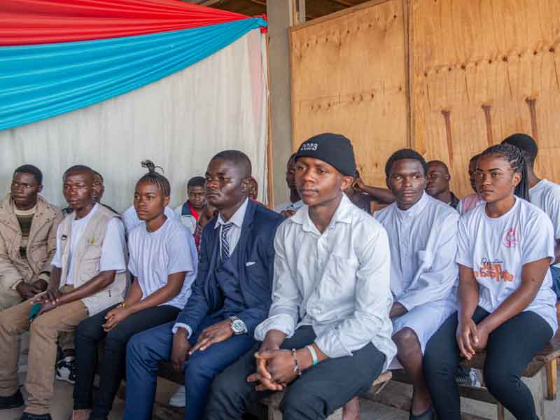 Les candidats attendent les résultats du brevet de menuiserie à Goma