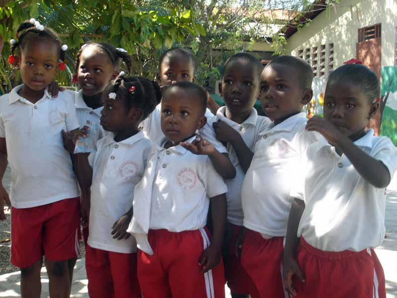 Jeunes élèves du Préscolaire à Cité Soleil en Haïti