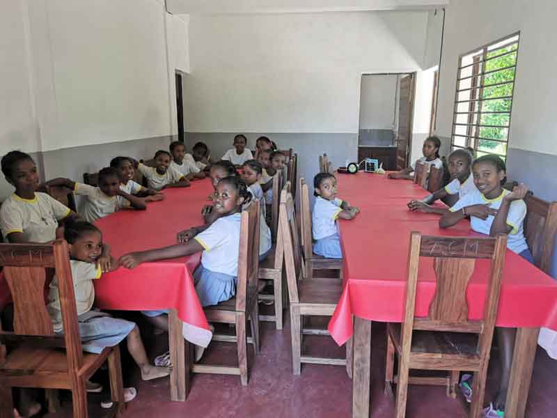 Le réfectoire du nouvel orphelinat de Sambava à Madagascar