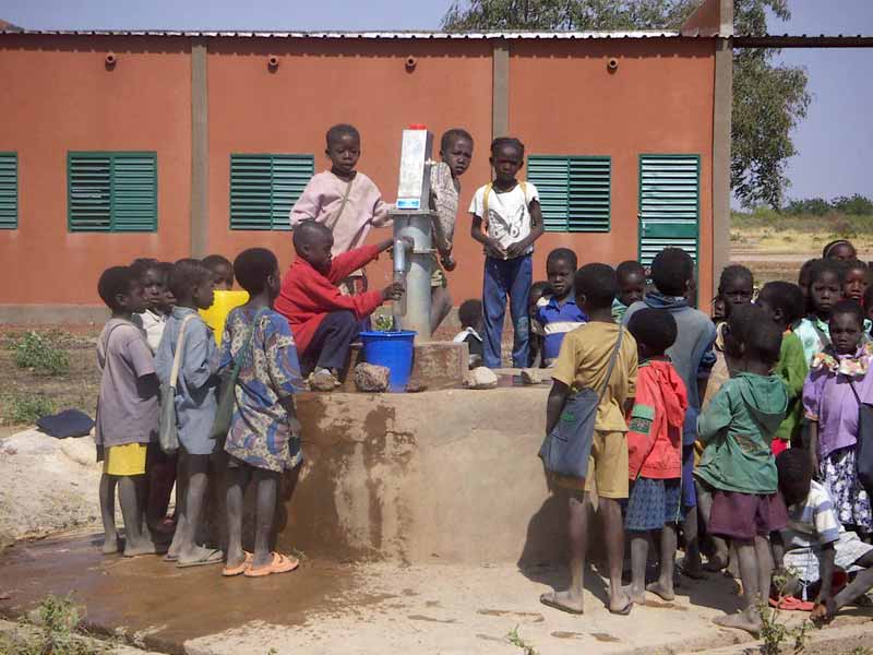 Forage de l'école primaire de Guiè B au Burkina Faso