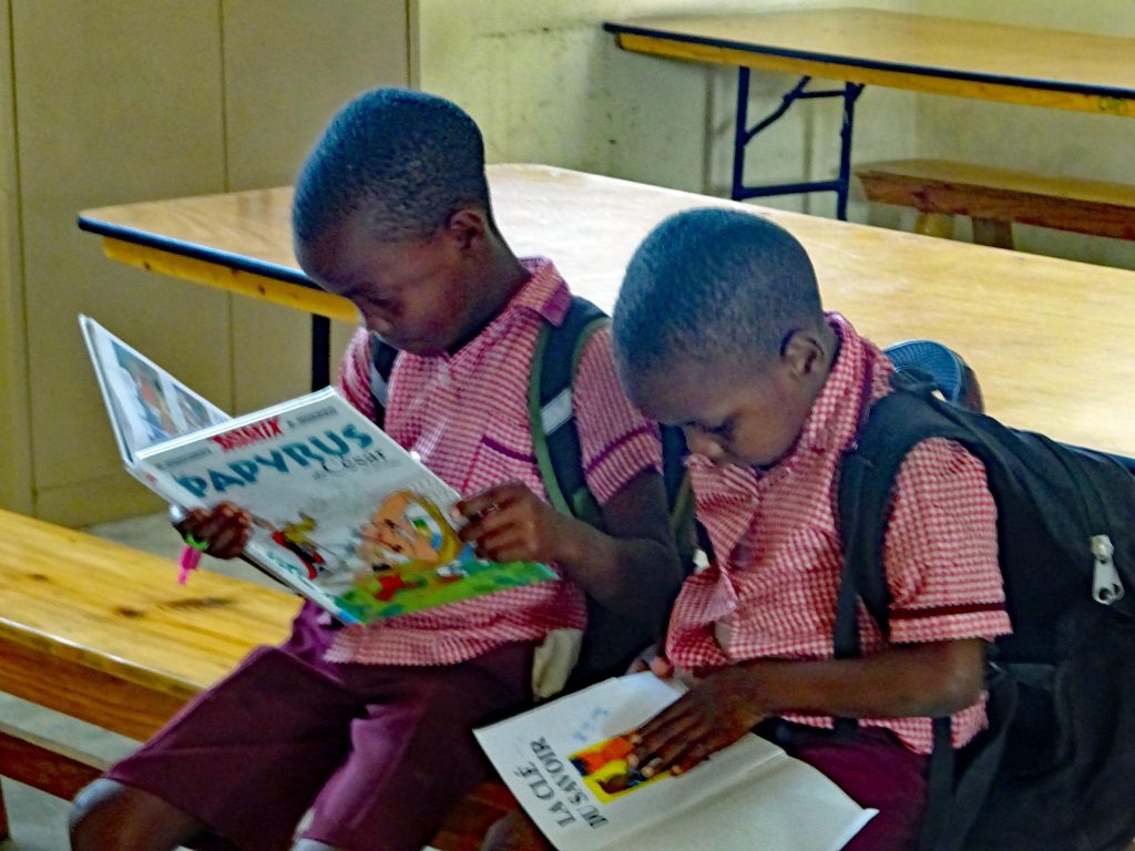 Les enfants d'Haïti se passionnent pour les aventures d'Astérix !