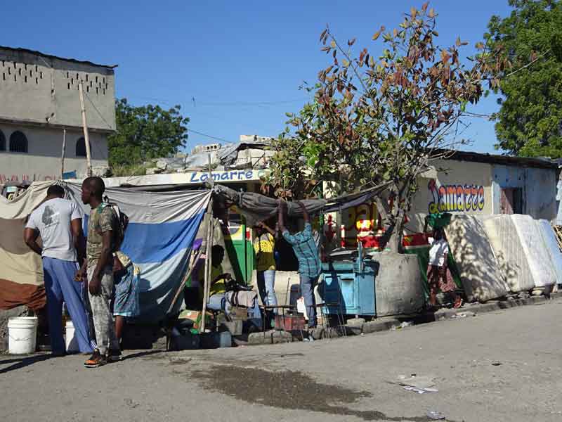 Dans le bidonville de Cité Soleil, la population s'organise