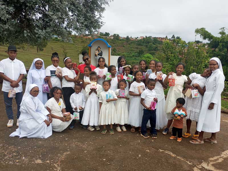 Orphelins du Foyer Jean-Paul II à Tananarive