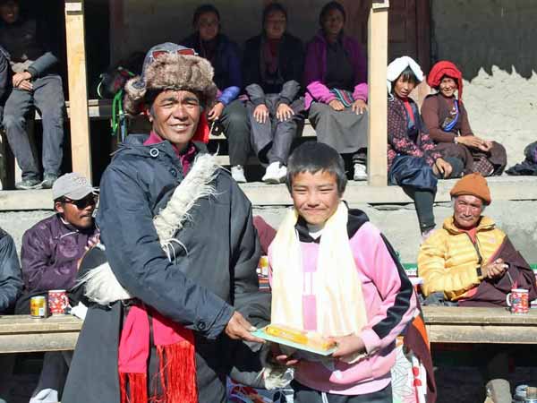 Proclamation des résultats scolaires et distribution des prix  à Tinje dans le Haut Dolpo au Népal