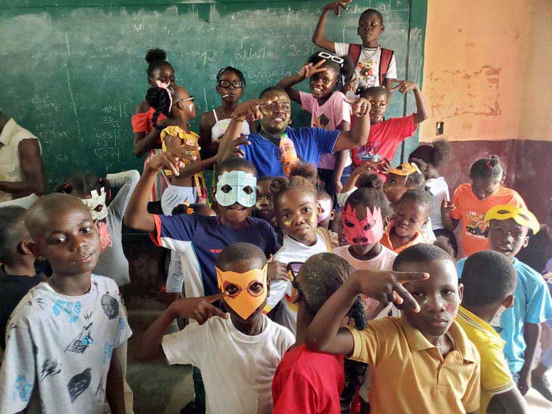 Fête de Carnaval pour les écoliers  de Cité Soleil