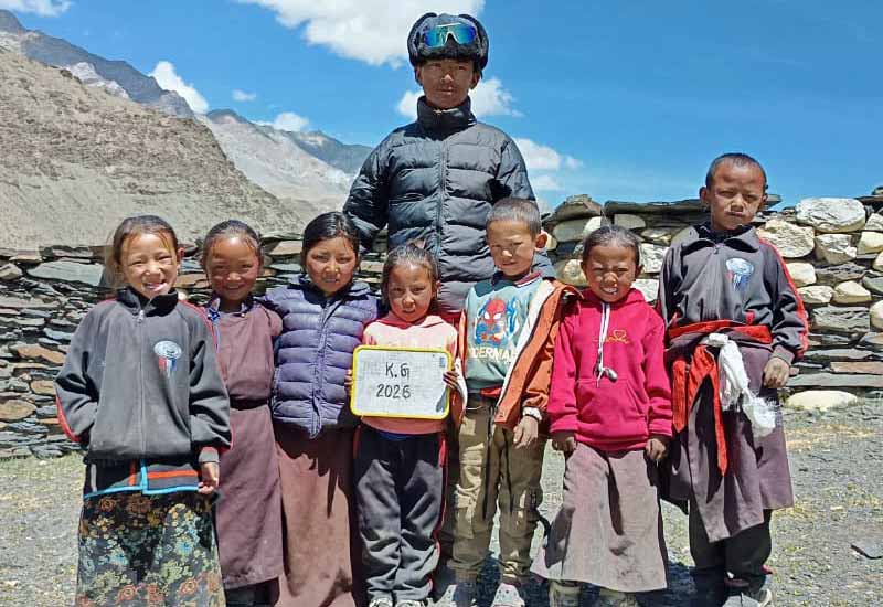 Les élèves du Kindergarten 2026 de la Siddhartha Kula Basic School à Tinjé dans le Haut Dolpo